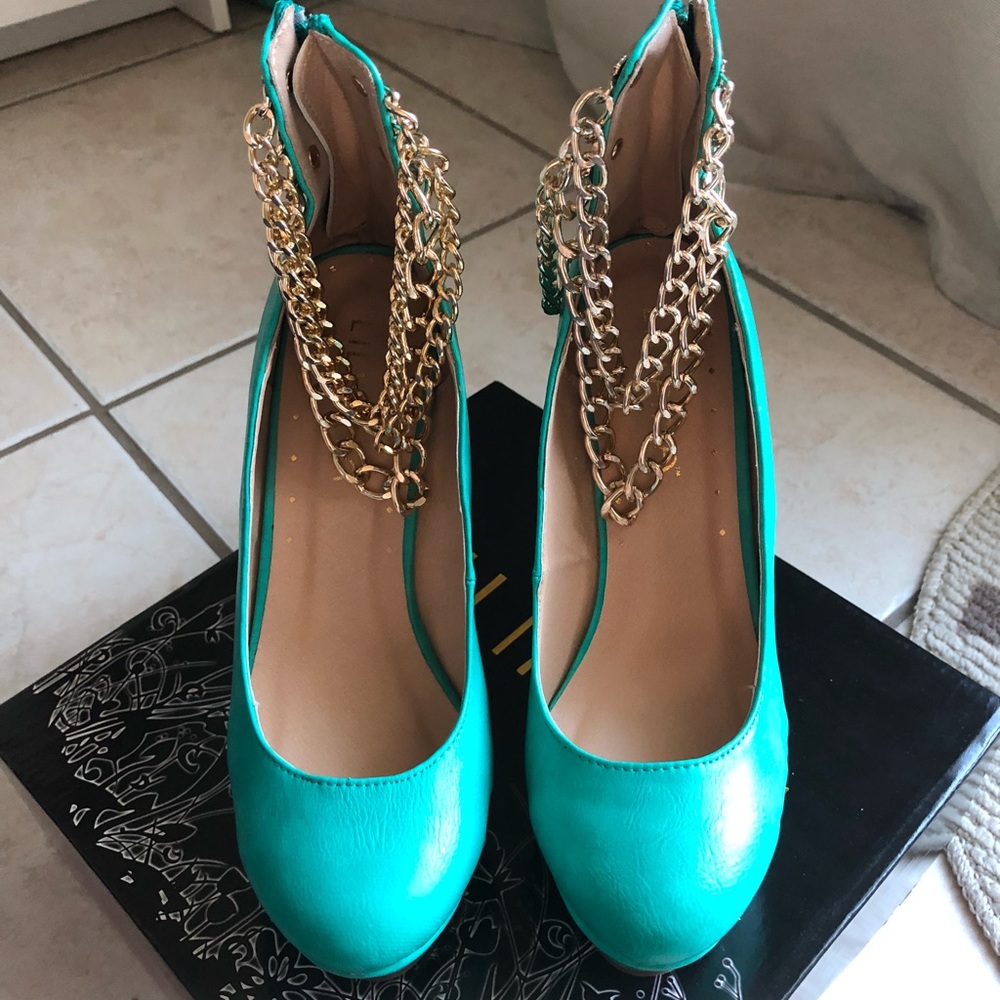 Teal / mint shoes